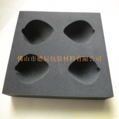 海綿內(nèi)托對(duì)各行各業(yè)產(chǎn)品起到絕緣、密封、防震、防塵、填充、隔音、固定，能夠保護(hù)包裝產(chǎn)品在運(yùn)輸過(guò)程中安然無(wú)恙，起到保護(hù)產(chǎn)品的一個(gè)作用，同時(shí)可以美化產(chǎn)品，提升產(chǎn)品檔次。