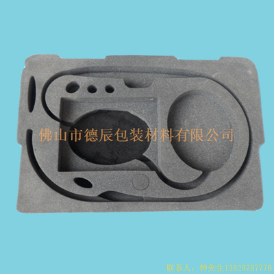 海綿內(nèi)托對(duì)各行各業(yè)產(chǎn)品起到絕緣、密封、防震、防塵、填充、隔音、固定，能夠保護(hù)包裝產(chǎn)品在運(yùn)輸過(guò)程中安然無(wú)恙，起到保護(hù)產(chǎn)品的一個(gè)作用，同時(shí)可以美化產(chǎn)品，提升產(chǎn)品檔次。