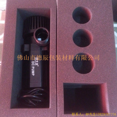 海綿內(nèi)托對(duì)各行各業(yè)產(chǎn)品起到絕緣、密封、防震、防塵、填充、隔音、固定，能夠保護(hù)包裝產(chǎn)品在運(yùn)輸過(guò)程中安然無(wú)恙，起到保護(hù)產(chǎn)品的一個(gè)作用，同時(shí)可以美化產(chǎn)品，提升產(chǎn)品檔次。